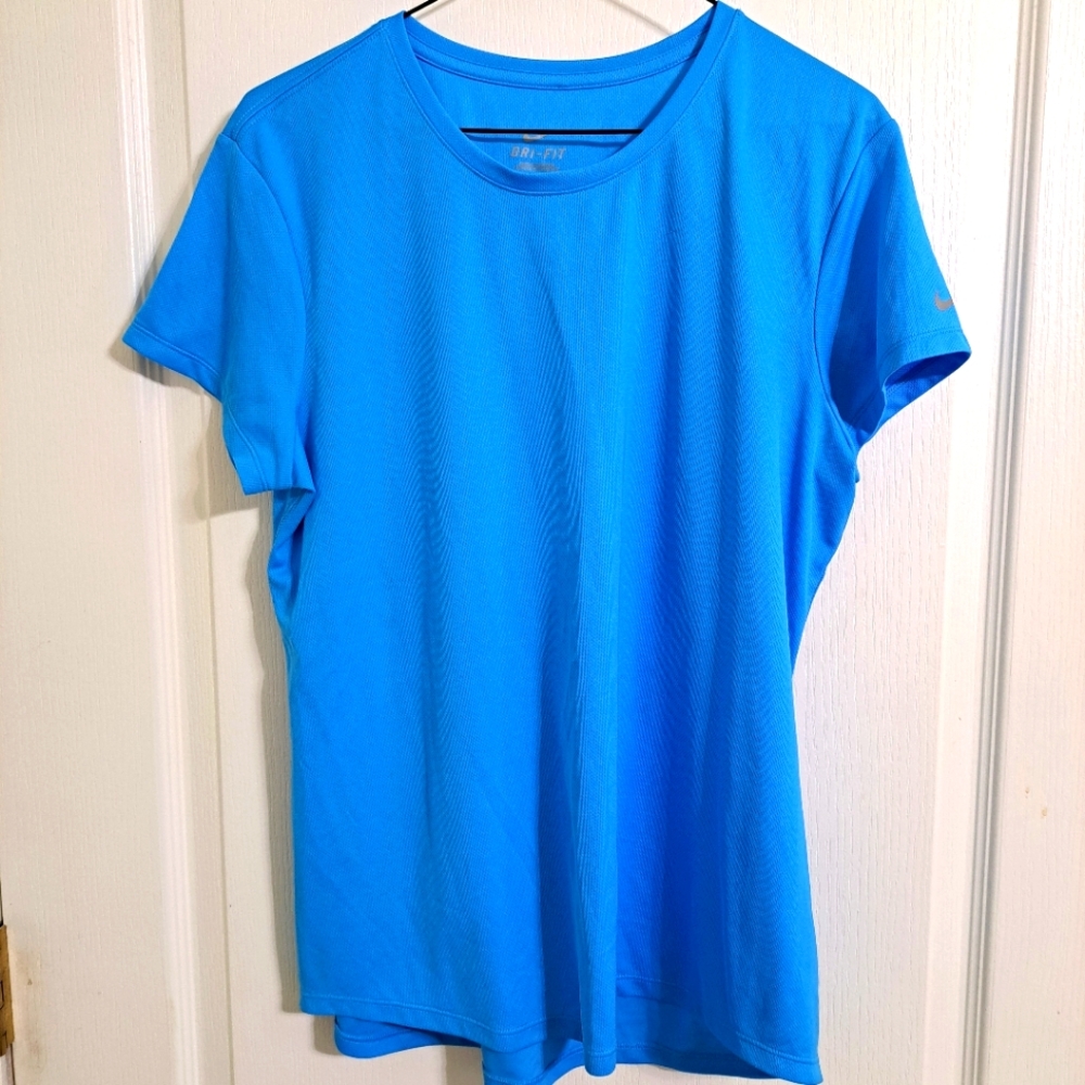 Nike Women’s Dri-fit Blue T-shirt Size Large